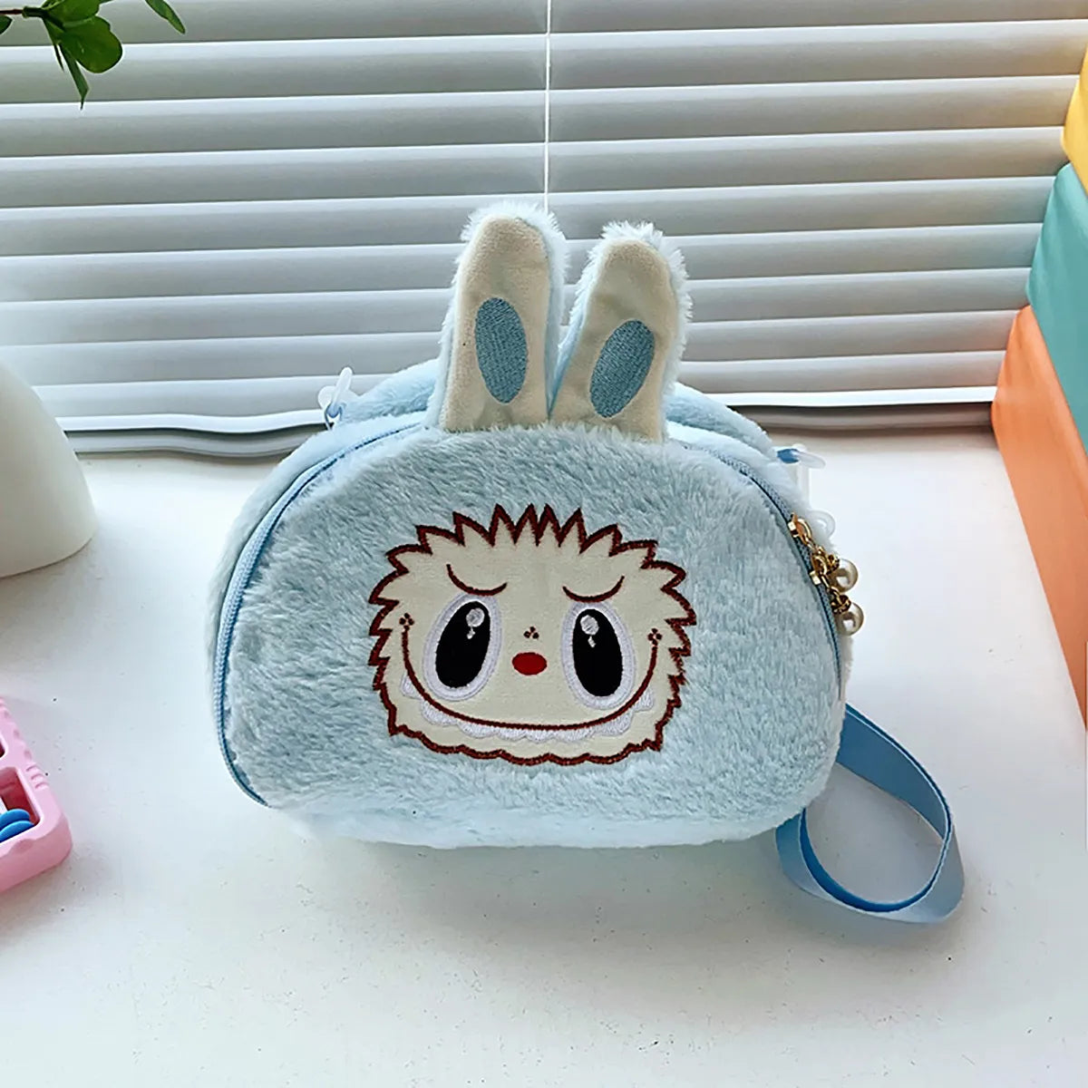 THE MONSTERS - BUBU-Bag Mini - flauschige Umhängetasche - blau